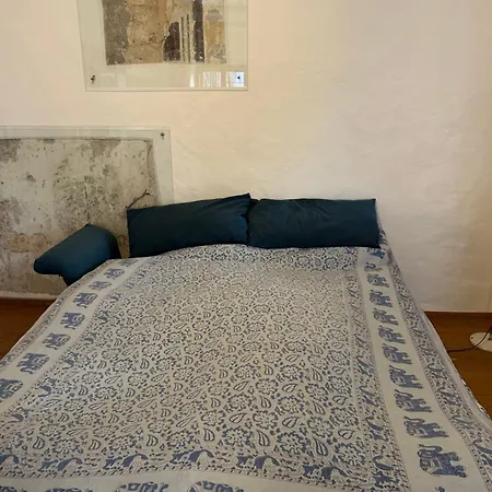 Einzeldenkmal In Der Altstadt Von Villa