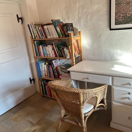 Villa Einzeldenkmal In Der Altstadt Von Regensburg