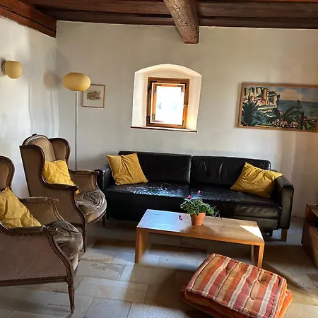 Einzeldenkmal In Der Altstadt Von Villa