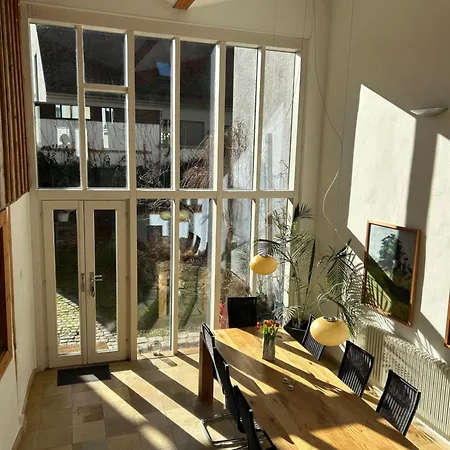 Einzeldenkmal In Der Altstadt Von Villa Ratisbona