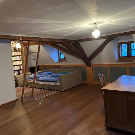 Einzeldenkmal In Der Altstadt Von Villa Ratisbona