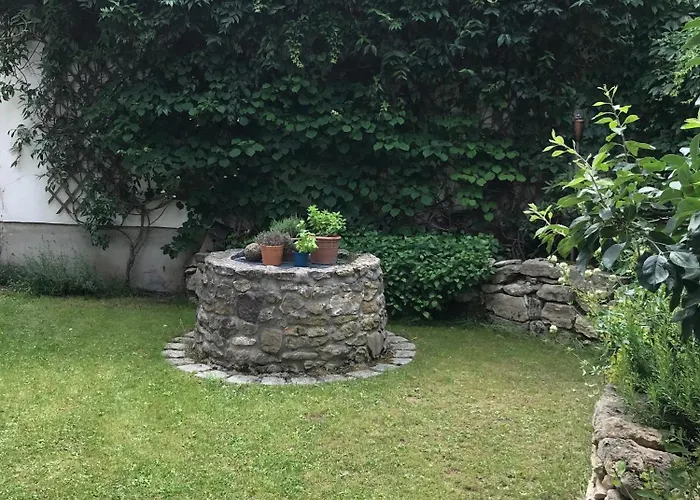 Villa Einzeldenkmal In Der Altstadt Von Regensburg